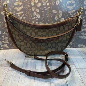 Coach Aria Shoulder bag signature crossbody
